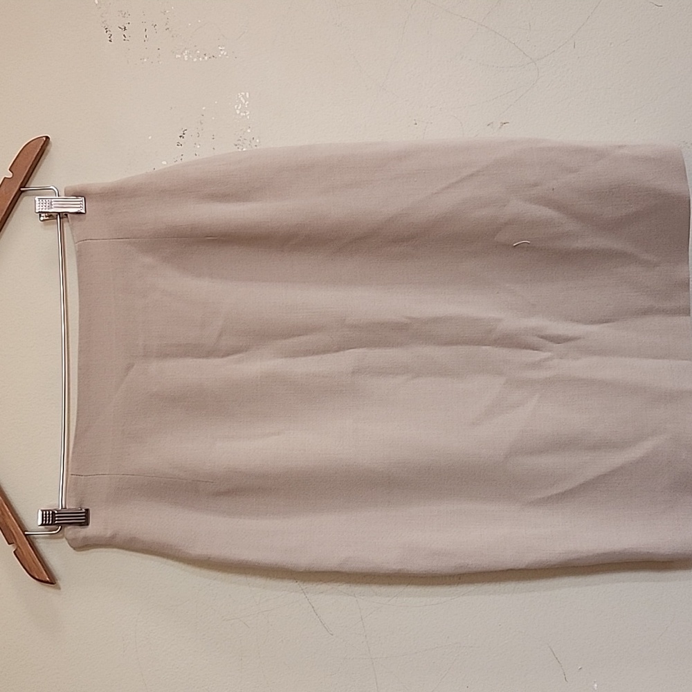 Burberry Wool beige skirt Size 10 nice condition